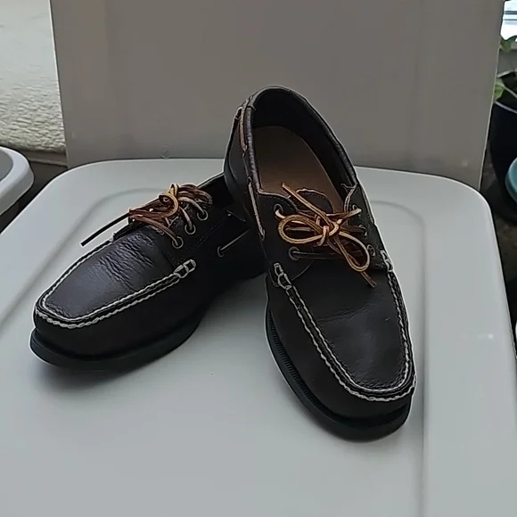 Shoe - Picture 2 of 4